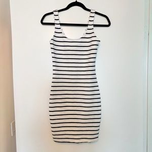 Stretchy striped mini dress! Perfect for summer 😍
